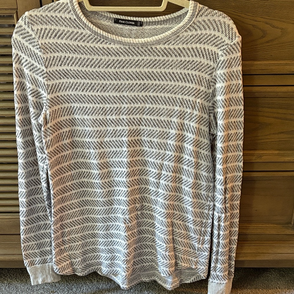 Pink Clover Gray and White Patterned Sweater